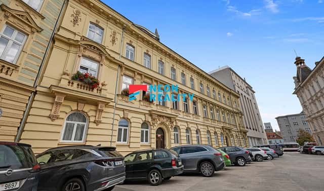 Pronájem bytu 2+1 74 m², Kollárovo nám., Olomouc