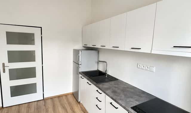 Pronájem bytu 2+1 41 m², Kamýcká, Praha 6 – Suchdol