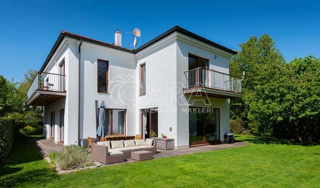 Prodej domu 285 m² s pozemkem 848 m², Zelená, Statenice, okres Praha-západ