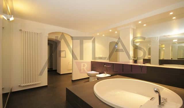 Pronájem bytu 3+1 134 m², Hořejší nábřeží, Praha 5 – Smíchov