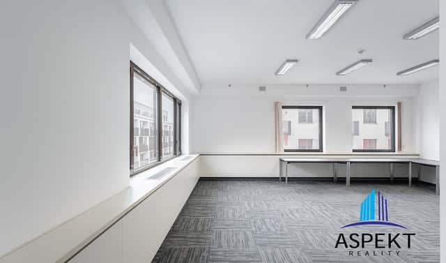 Pronájem kanceláře 115 m², Líbalova, Praha 4 – Chodov