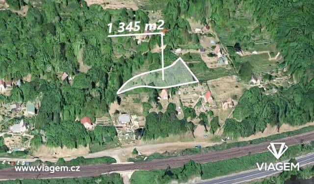 Prodej stavebního pozemku 2 036 m², Dolní Zálezly, okres Ústí nad Labem