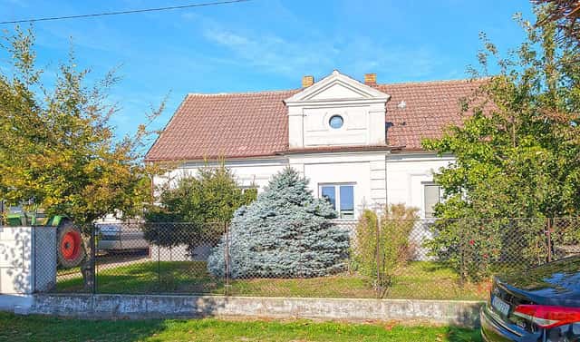 Prodej domu 216 m² s pozemkem 2 040 m², Dobřenice, okres Hradec Králové