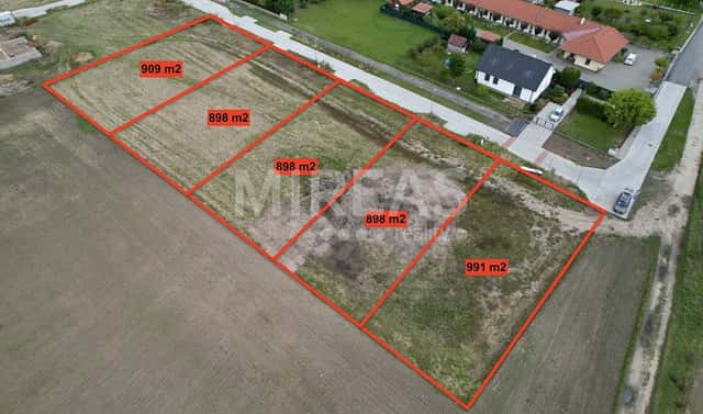 Prodej stavebního pozemku 991 m², Hořátev, okres Nymburk