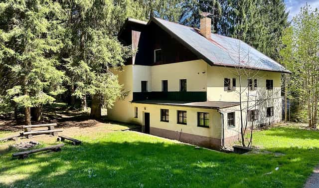 Prodej domu 400 m² s pozemkem 15 757 m², Železná Ruda – Špičák, okres Klatovy