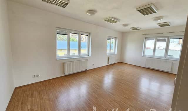 Pronájem výrobních prostor 105 m², Nademlejnská, Praha 9 – Hloubětín