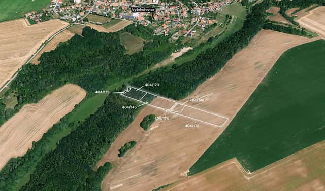Prodej pole 19 741 m², Vyšehořovice, okres Praha-východ