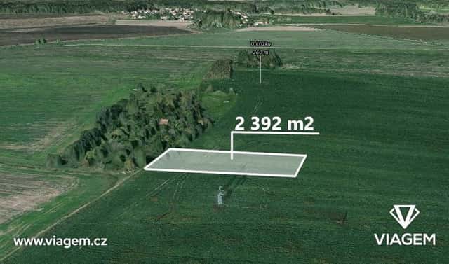 Prodej pole 2 392 m², Choltice, okres Pardubice