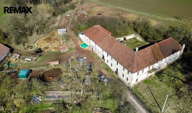 Prodej zemědělského objektu 951 m², Hluboké Dvory, okres Brno-venkov