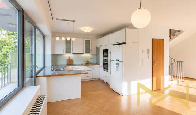 Pronájem domu 230 m² s pozemkem 550 m², K vinicím, Praha 6 – Nebušice