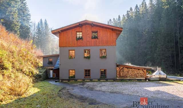 Prodej domu 650 m² s pozemkem 906 m², Strážné, okres Trutnov