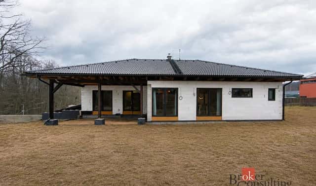 Prodej domu 196 m² s pozemkem 876 m², Nad Hájovnou, Loket, okres Sokolov