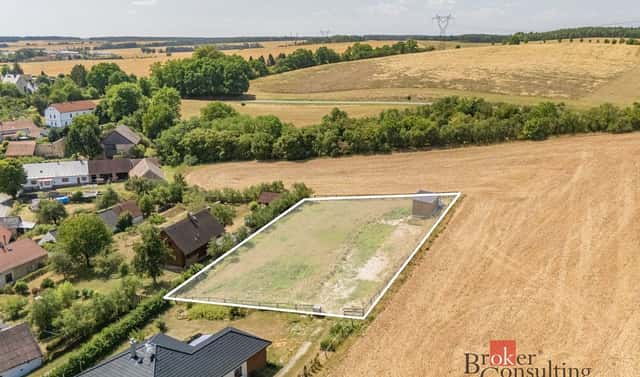 Prodej stavebního pozemku 2 039 m², Hromnice – Planá, okres Plzeň-sever
