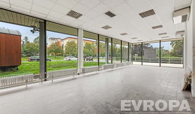 Pronájem obchodních prostor 124 m², V olšinách, Praha 10 – Strašnice