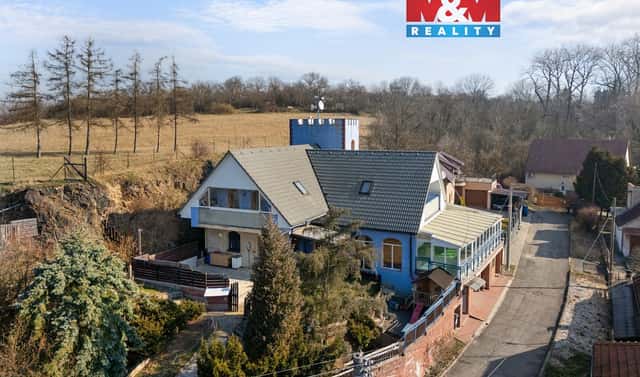 Prodej domu 280 m² s pozemkem 1 065 m², U Potoka, Vodochody – Hoštice, okres Praha-východ