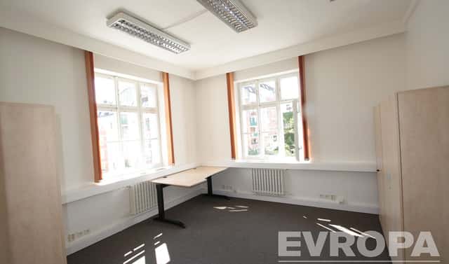Pronájem kanceláře 46 m², Domažlická, Praha 3 – Žižkov