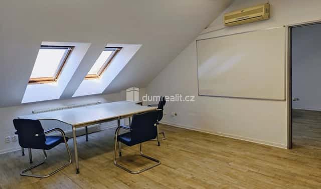 Pronájem kanceláře 48 m², Žerotínova, Praha 3 – Žižkov