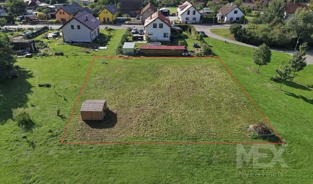 Prodej stavebního pozemku 999 m², Sadová, okres Hradec Králové