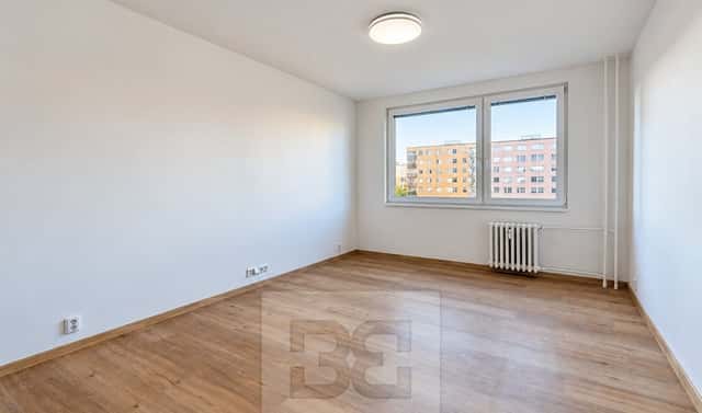 Pronájem bytu 1+kk 29 m², Pivcova, Praha 5 – Hlubočepy