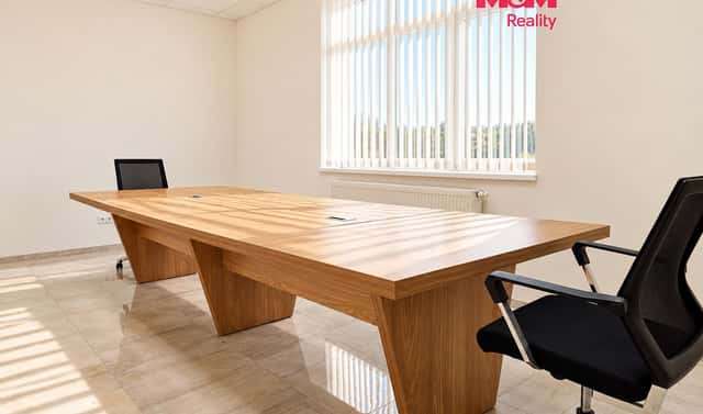 Pronájem kanceláře 208 m², Úvaly, okres Praha-východ