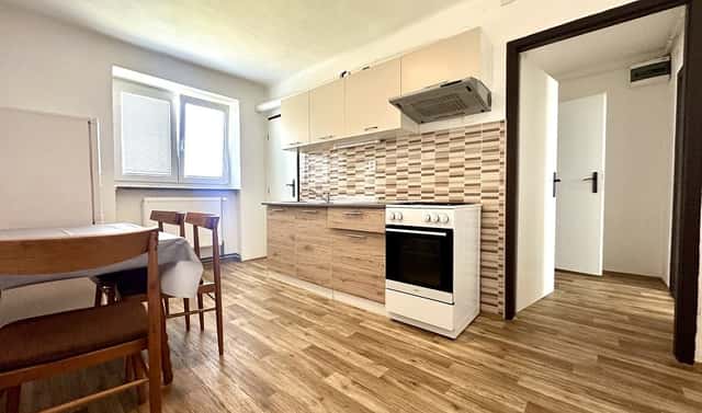 Pronájem bytu 2+1 57 m², náměstí Republiky, Bor, okres Tachov