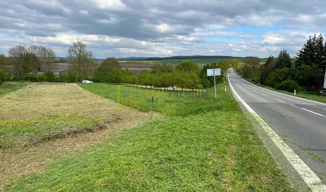 Prodej stavebního pozemku 3 858 m², Slavkov, okres Uherské Hradiště