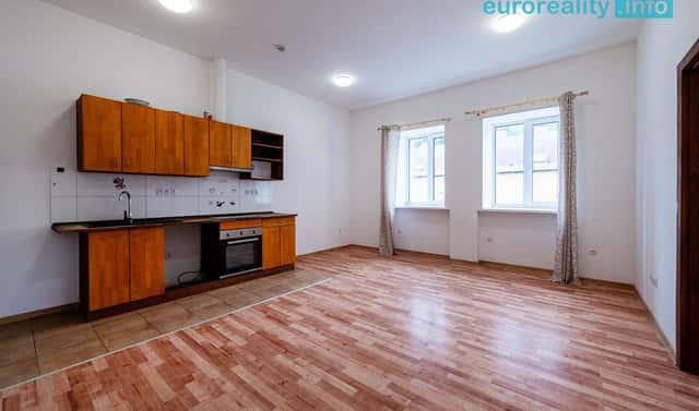 Pronájem bytu 3+kk 58 m², Revoluční, Luby, okres Cheb