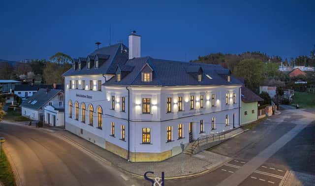 Prodej ubytovacího objektu 1 005 m², Svatovítské náměstí, Osečná, okres Liberec
