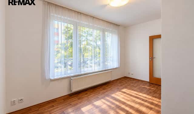 Prodej bytu 2+kk 38 m², Sazovická, Praha 5 – Zličín