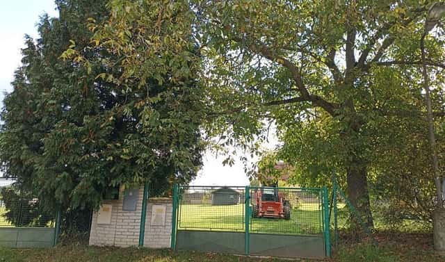 Prodej komerčního pozemku 1 016 m², Radějovice – Olešky, okres Praha-východ