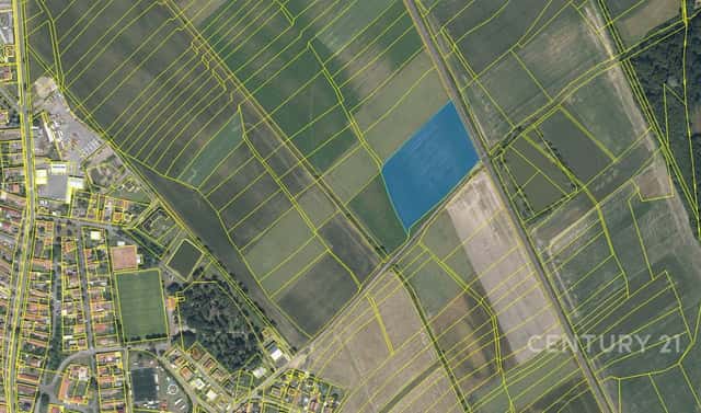 Prodej pole 30 088 m², Sokoleč, okres Nymburk