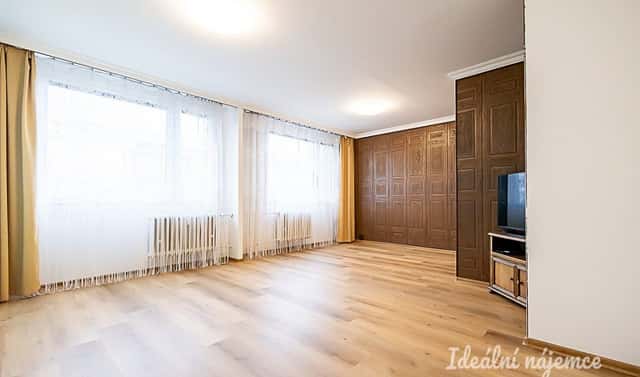 Pronájem bytu 3+1 92 m², Kurkova, Praha 8 – Kobylisy