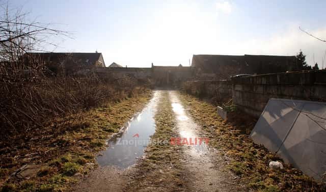 Prodej stavebního pozemku 498 m², Kuchařovice, okres Znojmo