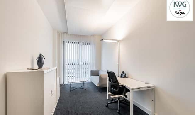 Pronájem kanceláře 15 m², Dělnická, Praha 7 – Holešovice