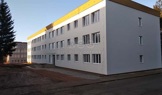 Prodej nájemního domu, činžáku 2 500 m², Strašice, okres Rokycany
