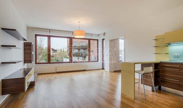 Pronájem bytu 2+kk 57 m², U Náměstí, Dolní Břežany, okres Praha-západ