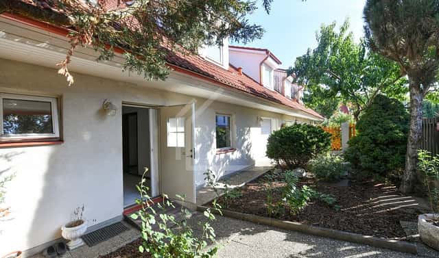 Pronájem domu 230 m² s pozemkem 379 m², Podhořská, Praha 8 – Dolní Chabry