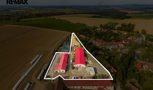 Prodej výrobních prostor 2 100 m², Buřenice, okres Pelhřimov