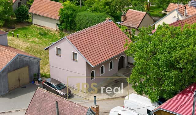 Vinný sklep s ubytováním v srdci Velkých Bílovic, Velké Bílovice, okres Břeclav