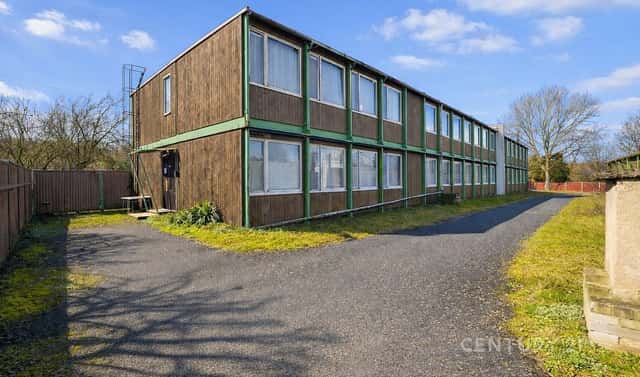 Prodej domu 1 048 m² s pozemkem 2 692 m², Přítluky, okres Břeclav