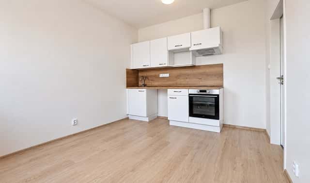 Pronájem bytu 2+kk 35 m², Brněnská, Holasice, okres Brno-venkov