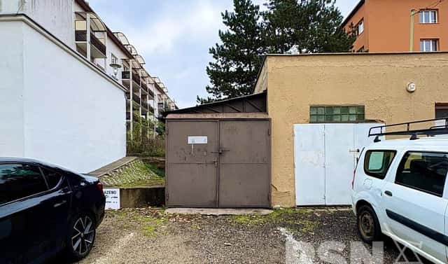 Pronájem garáže 25 m2, Brno - Židenice, Juliánovské náměstí, Brno – Židenice, okres Brno-město