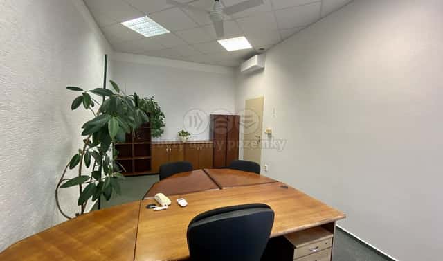 Pronájem kanceláře 19 m², Hlubčická, Krnov – Pod Bezručovým vrchem, okres Bruntál
