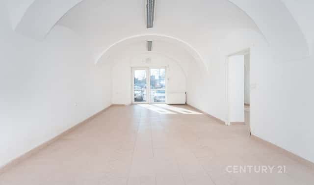Prodej obchodních prostor 76 m², Dukelské nám., Hustopeče, okres Břeclav