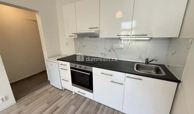 Pronájem bytu 1+kk 22 m², Na Skalce, Praha 5 – Smíchov