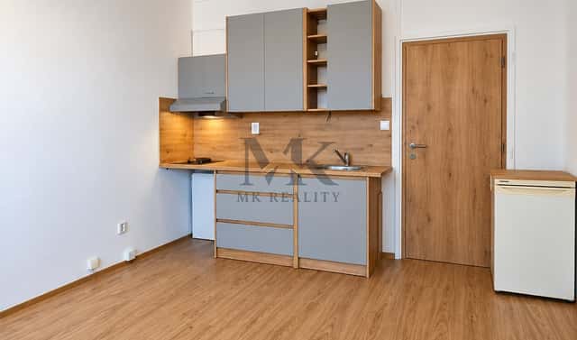 Pronájem bytu 1+kk 20 m², nám. Přátelství, Prachatice – Prachatice II