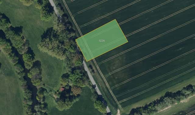 Prodej pole 8 046 m², Pardubice – Hostovice