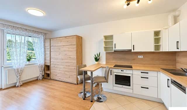 Pronájem bytu 1+kk 35 m², Hornoměcholupská, Praha 10 – Horní Měcholupy