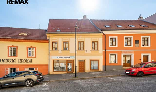 Prodej nájemního domu, činžáku 200 m², Vinařického, Slaný, okres Kladno