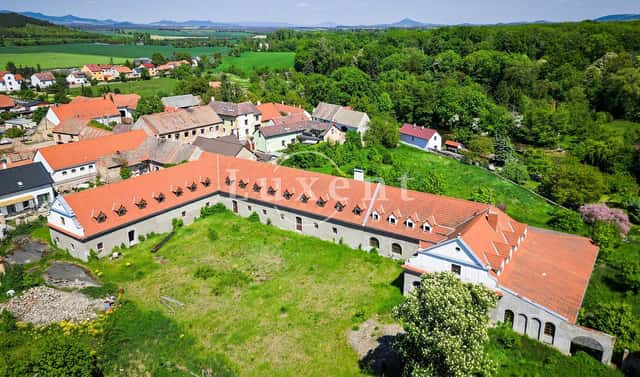 Prodej komerčního objektu (jiného typu) 5 100 m², Vršovice, okres Louny